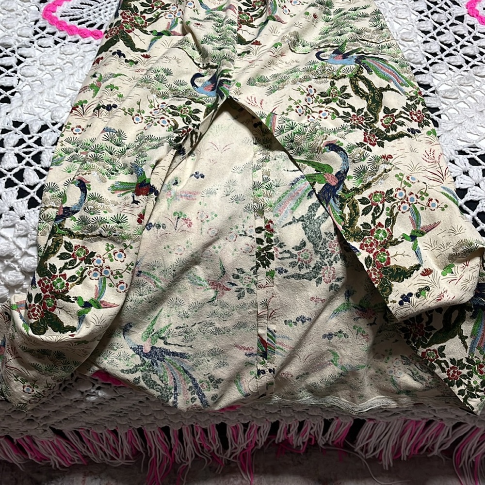 Absolutely gorgeous vintage Asian style dresss with phoenix and floral fabric - Picture 2 of 15